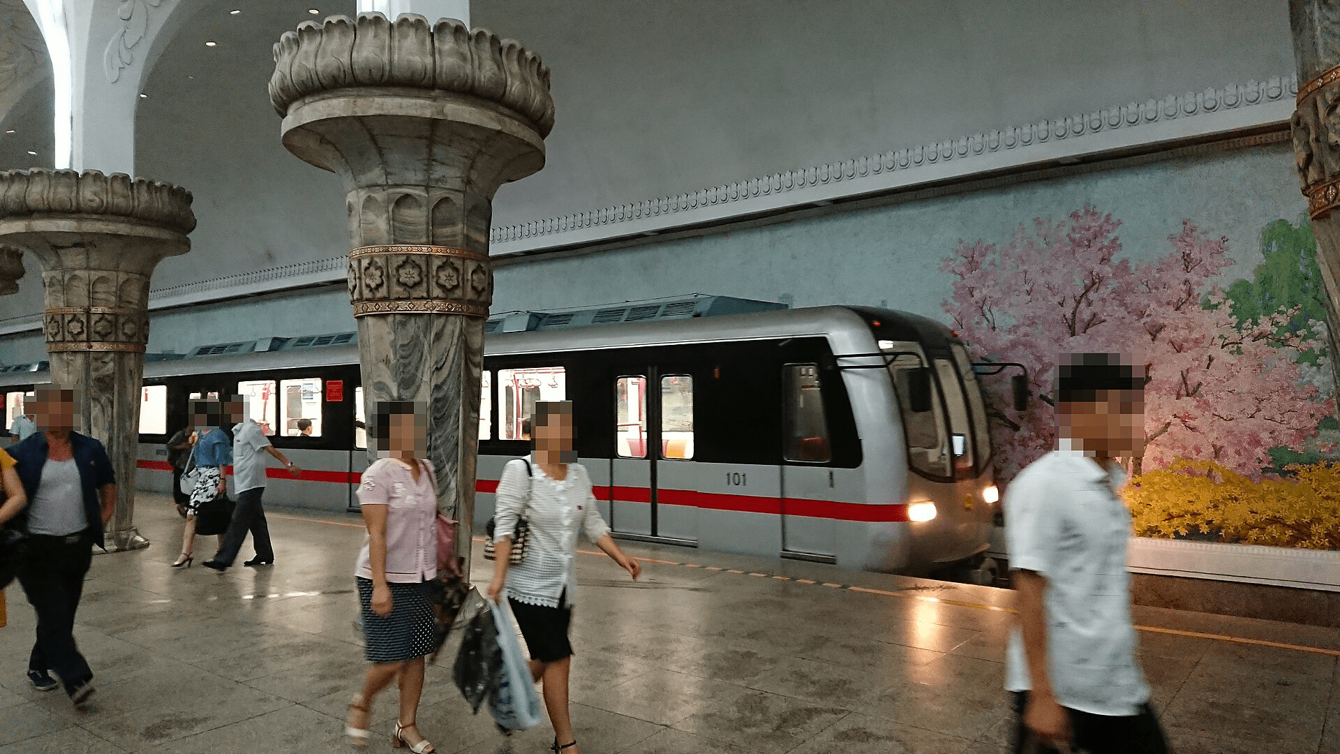 Kuzey Kore metro istasyonu 2