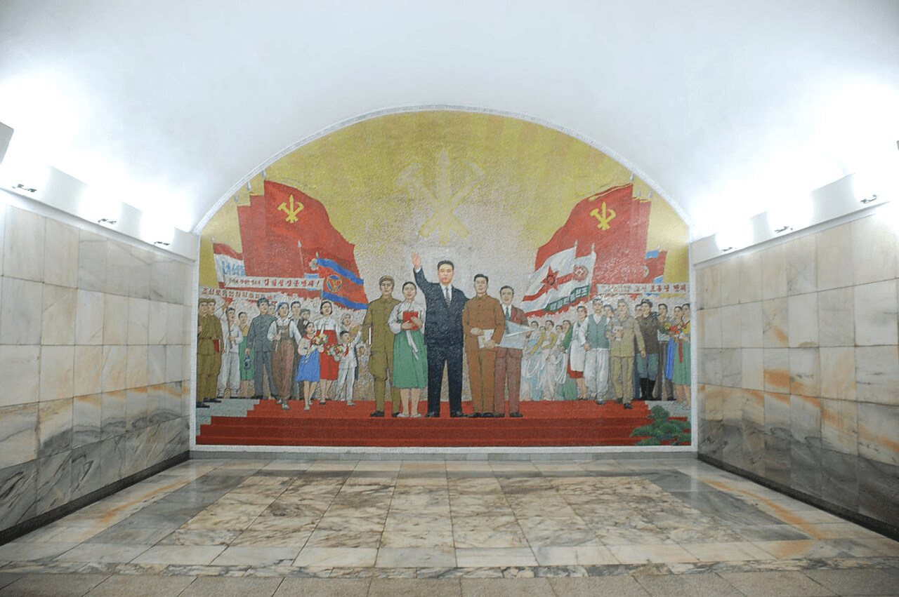 Kuzey Kore metro istasyonu 3